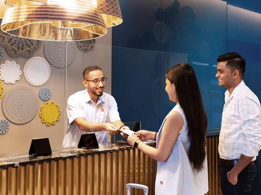 Aparthotel Adagio Dubai Deira Екстер'єр фото