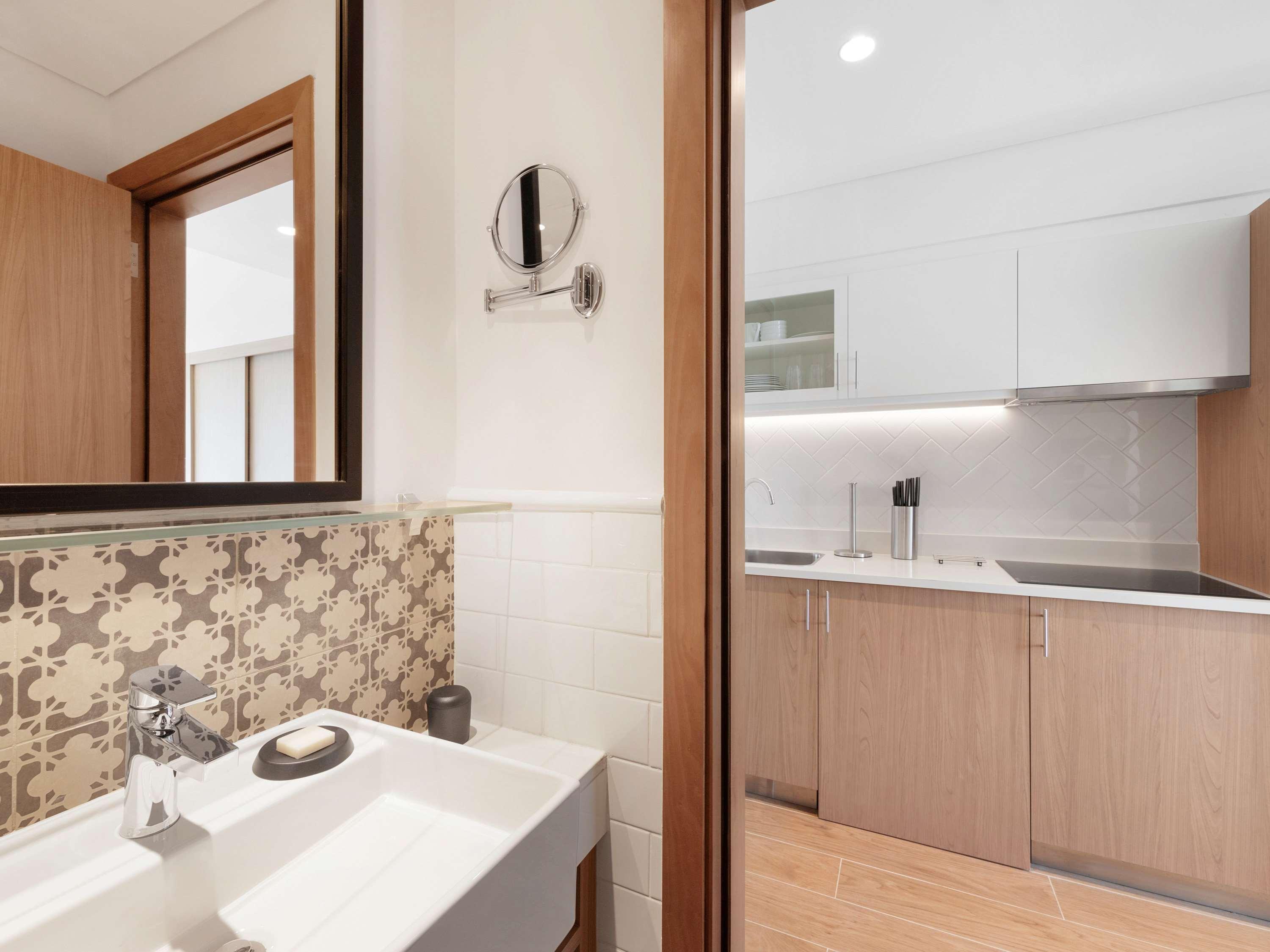 Aparthotel Adagio Dubai Deira Екстер'єр фото